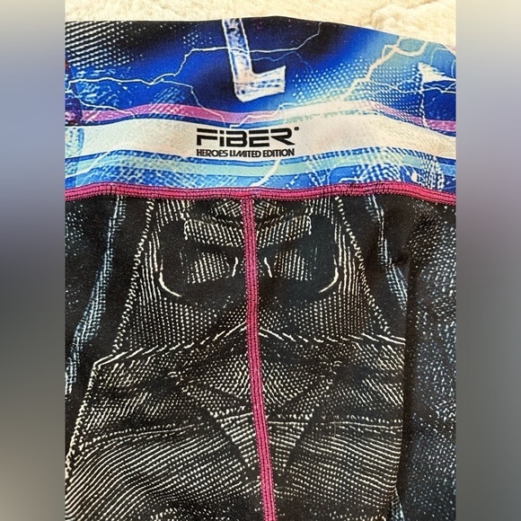 Fiber Heroes Limited Edition captain america one size fits all athletic leggings - Picture 4 of 5